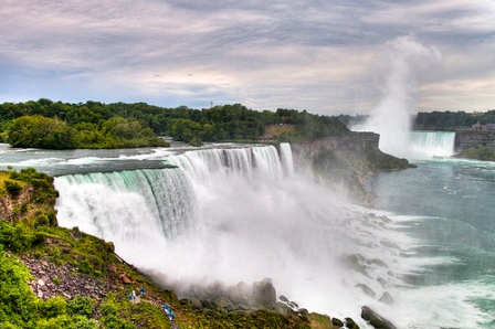 autum.niagara1.jpg