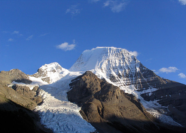 Mount_Robson_08122005.jpg