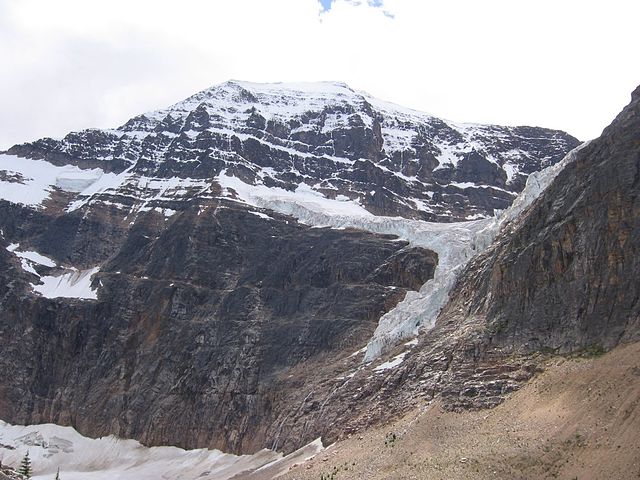 Angel_glacier_mt_edith_cavell.jpg