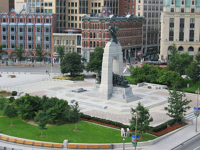 Confederation_Square_Ottawa.JPG