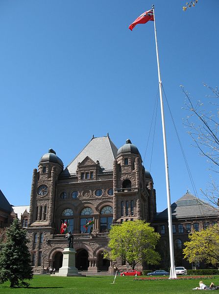 Ontario_Legislative_Assembly,_Toronto,_May_2006.jpg
